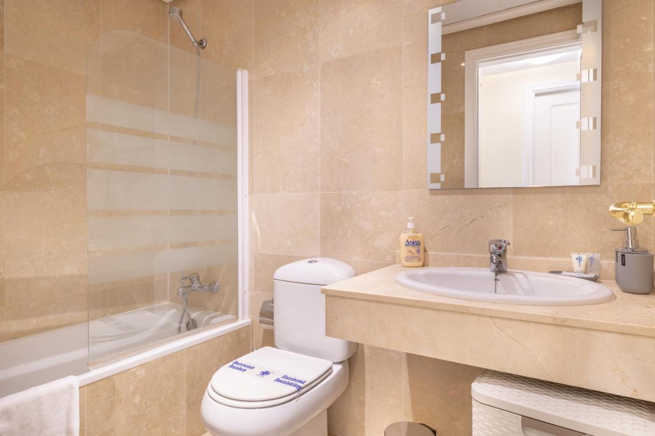 2261-Superb Apt On The Beach, On Duquesa Harbour Manilva Exterior foto