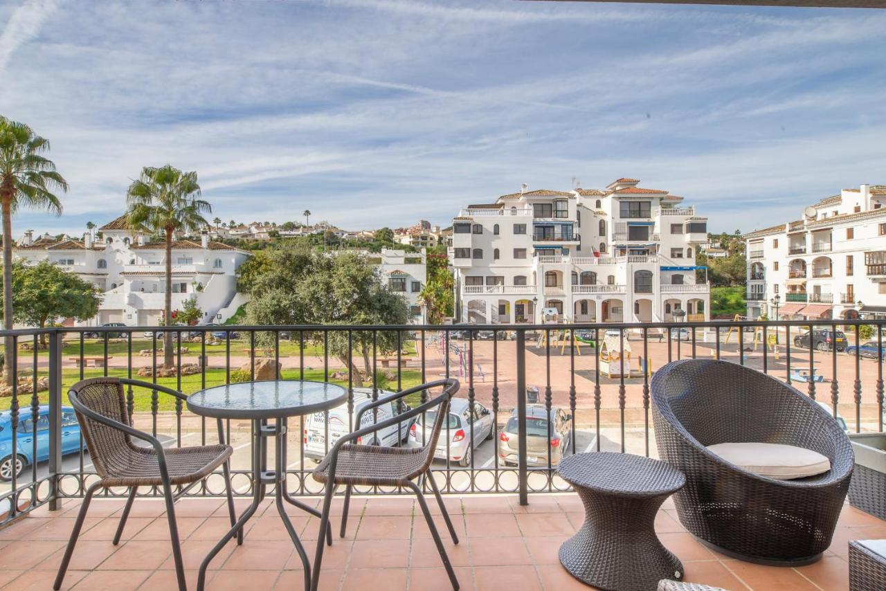2261-Superb Apt On The Beach, On Duquesa Harbour Manilva Exterior foto