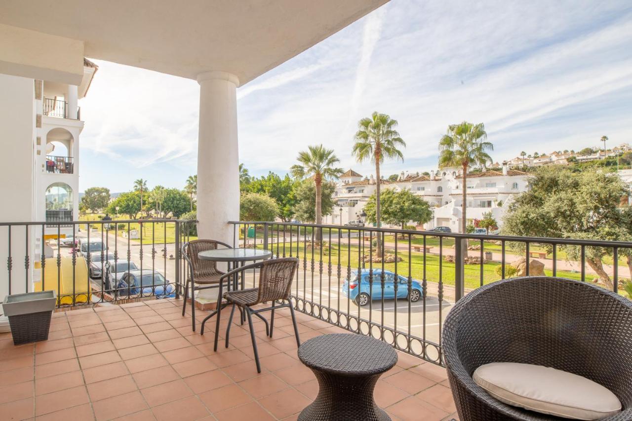 2261-Superb Apt On The Beach, On Duquesa Harbour Manilva Exterior foto